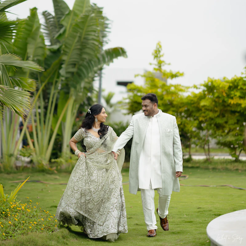 Candid – Stolen Glances – Candid Photography Chandigarh