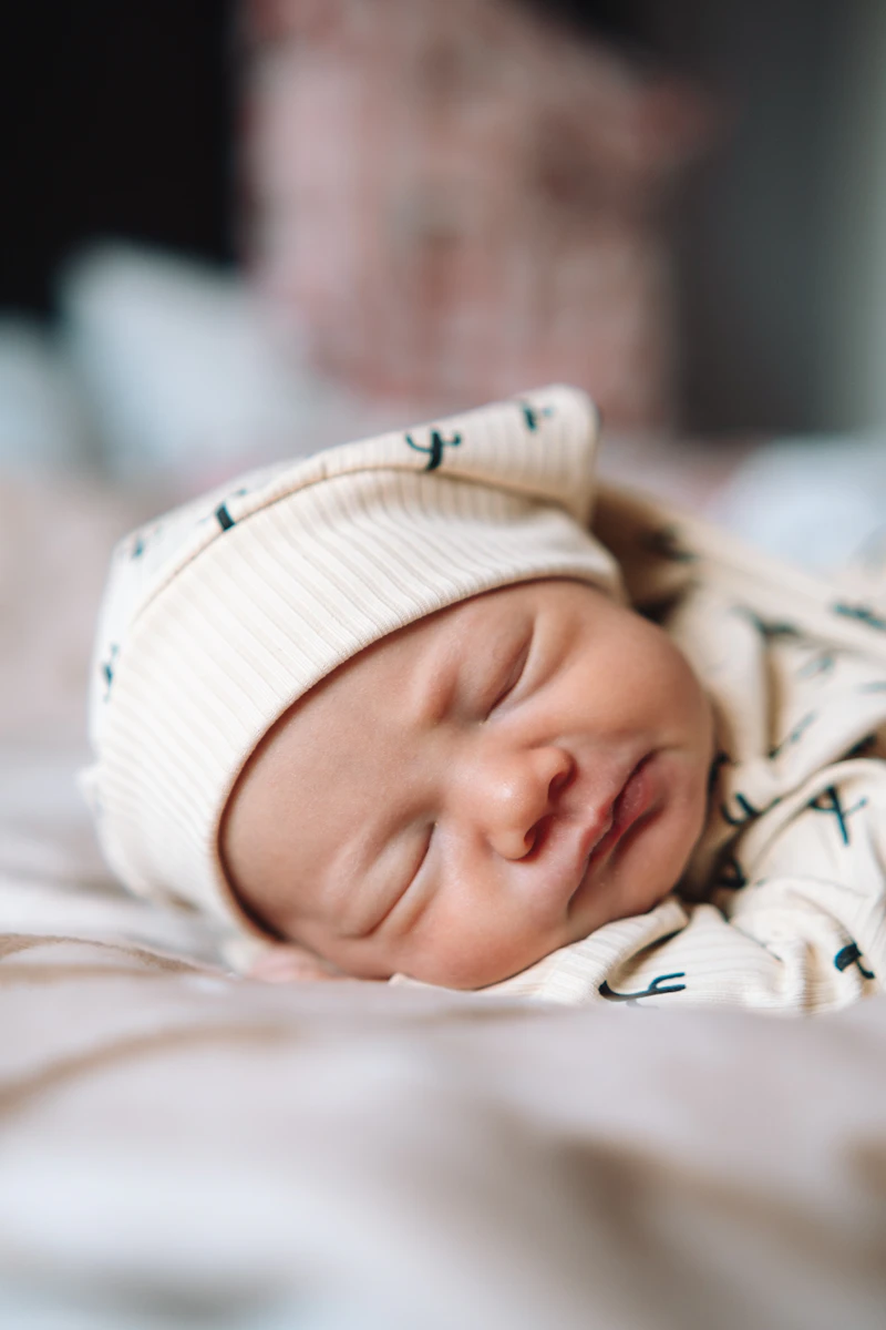 Newborn Parent Cuddle – Newborn Photography Chandigarh